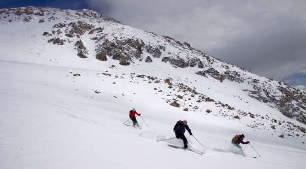 Pack skiing