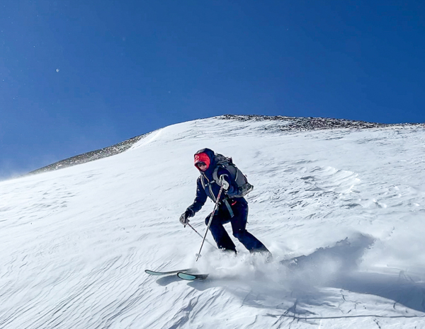 Christy Mahon skiing the ridge down to the saddle