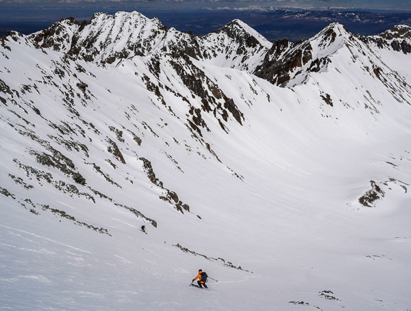 Skiing the northeast face of T 0 to Blue Lakes