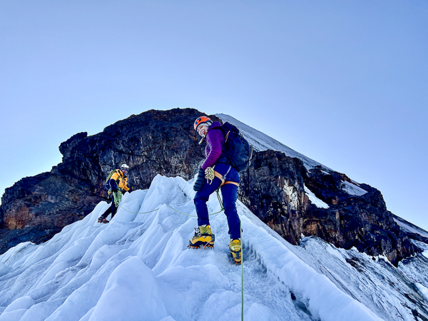 Climbing Pequeno Alpamayo